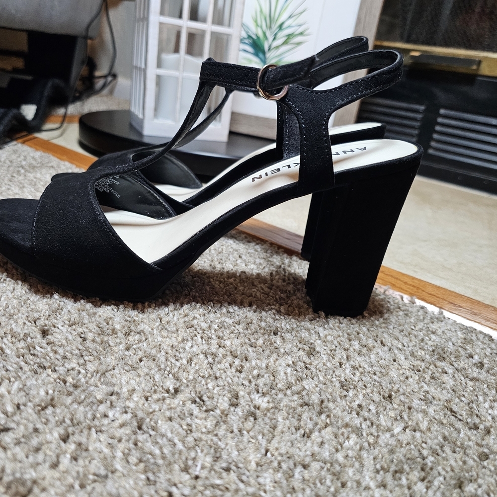 Anne Klein‎ Black Strappy Sandals